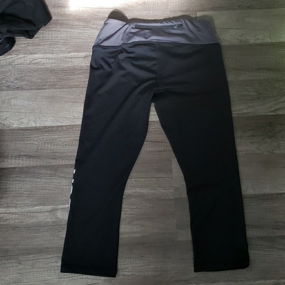 Reebok cropped leggings with pocket size xs - Picture 3 of 6